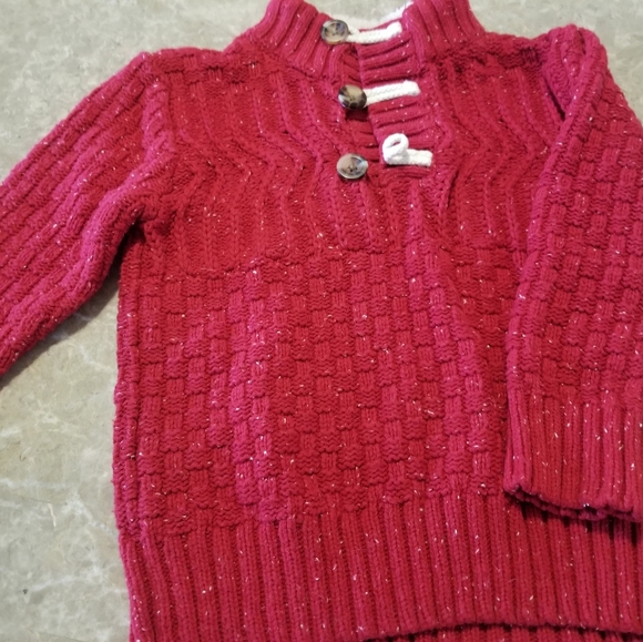 Color red - Picture 1 of 2